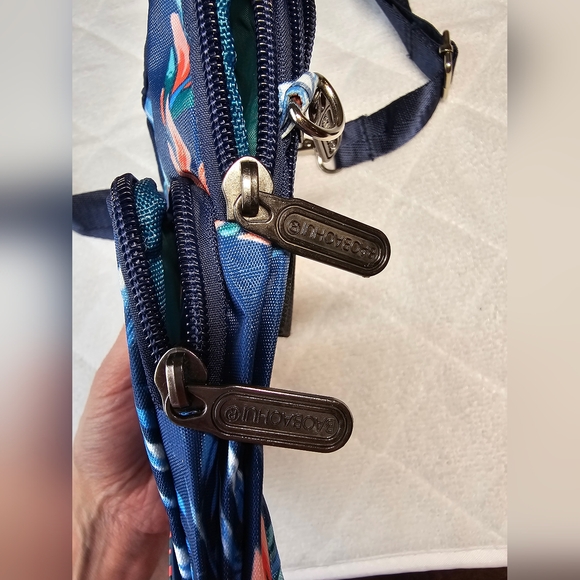 Crossbody Bag Cell Phone Sleeve Concert Venue Bag Adiustable Strap Arm Wrist NWT - Picture 9 of 13